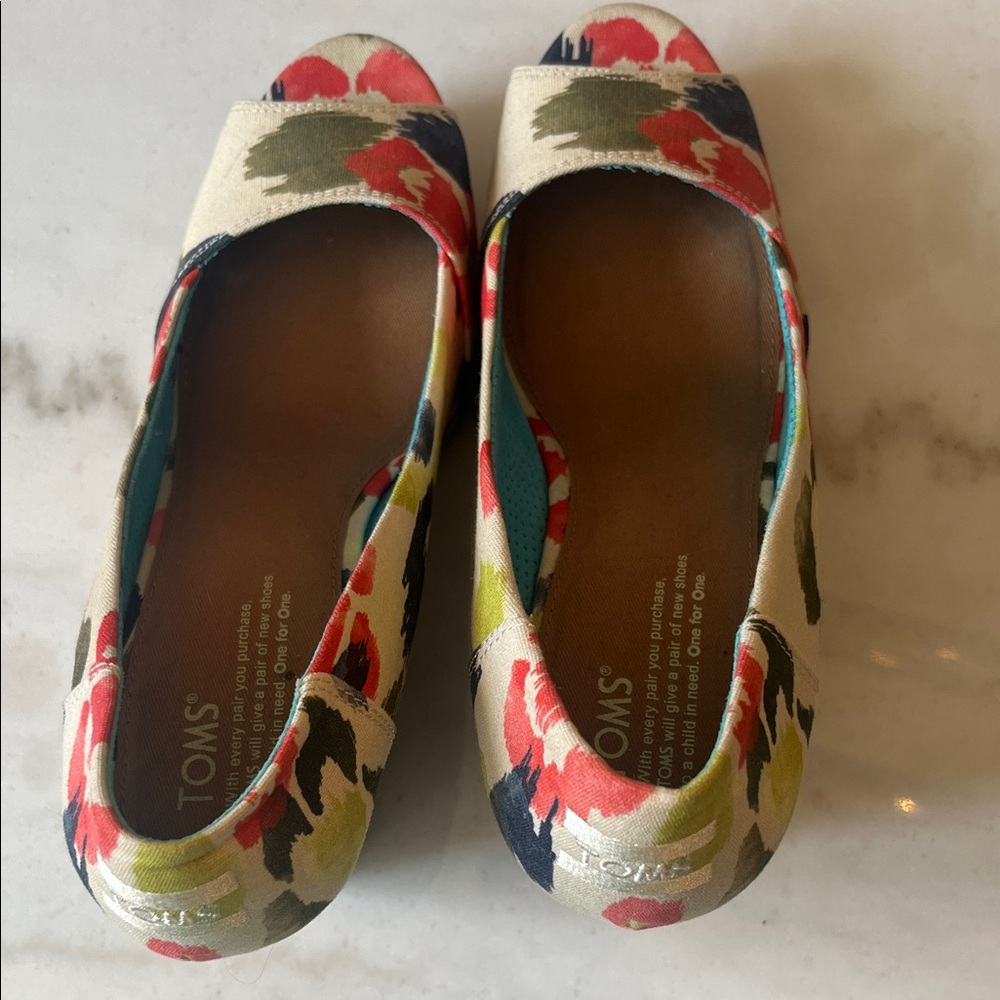 Floral Wedge Sandals - Picture 2 of 6